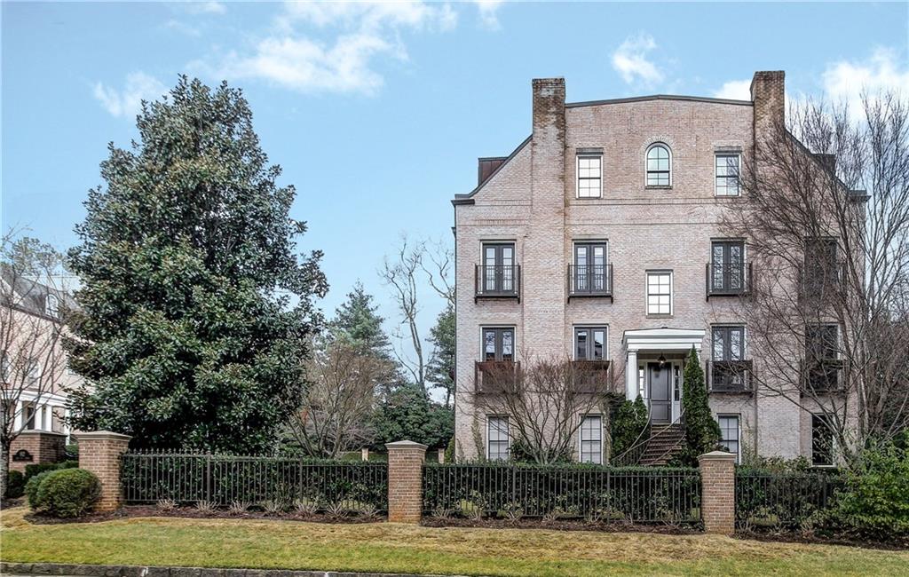 Russell Gray Harry Norman, REALTORS®